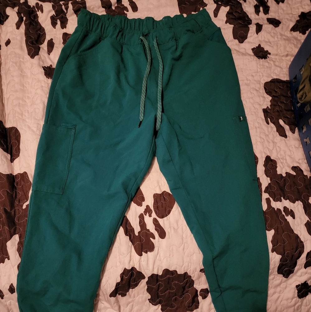 Jaanuu hunter green joggers